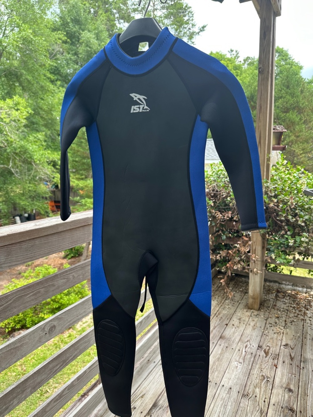 Youth XL black and royal blue IST Proline 3mm full-body wetsuit (UNISEX)